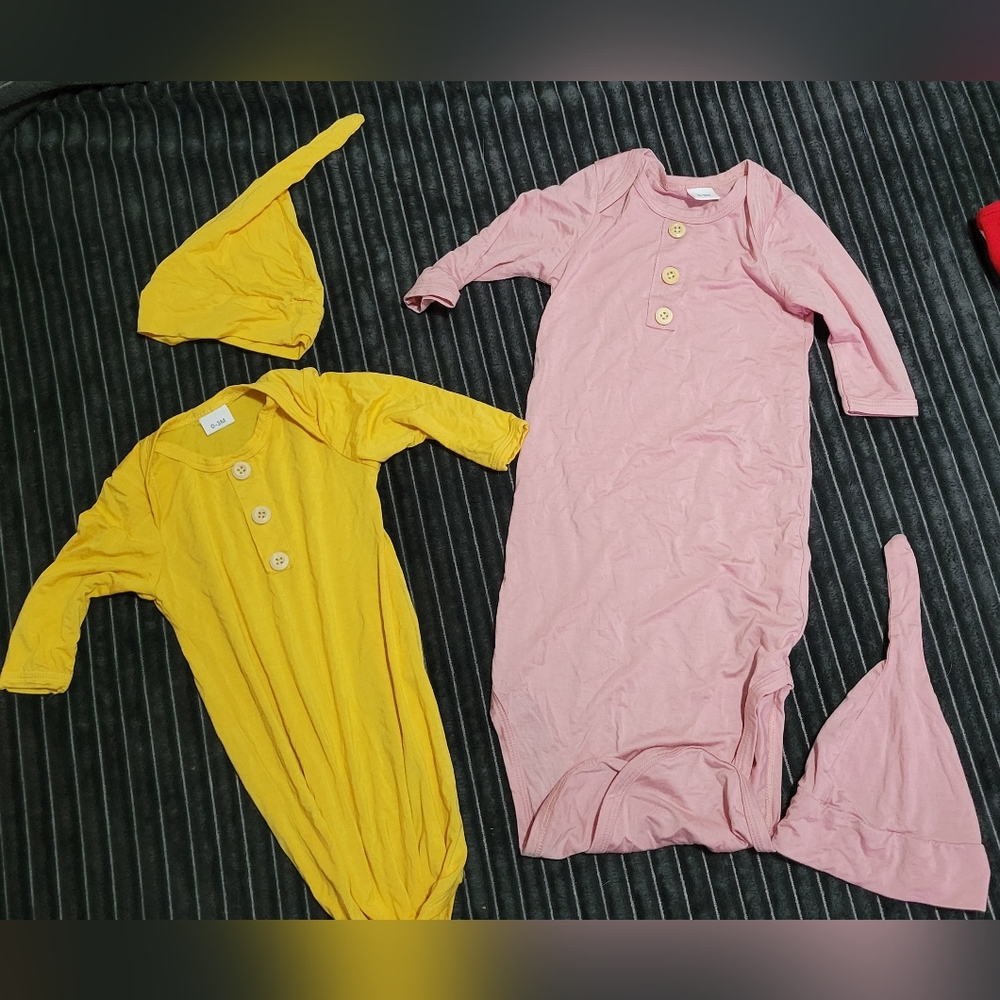 0-3 mo Dress Sacks W/Matching Night Caps. Pink & Yellow. Bamboo Like Material